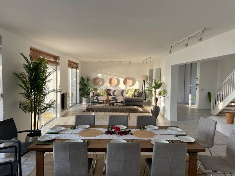 To Let 4 Bedroom Property for Rent in Bantry Bay Western Cape